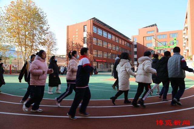 澳门沙金网址迎风奔跑 逐梦冬日——张店区特殊教育中心学校举行冬季趣味跑活动(图2)