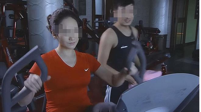 半百大妈约会两名健身教练当晚云雨后丧命警方鉴定：兴奋过度(图6)