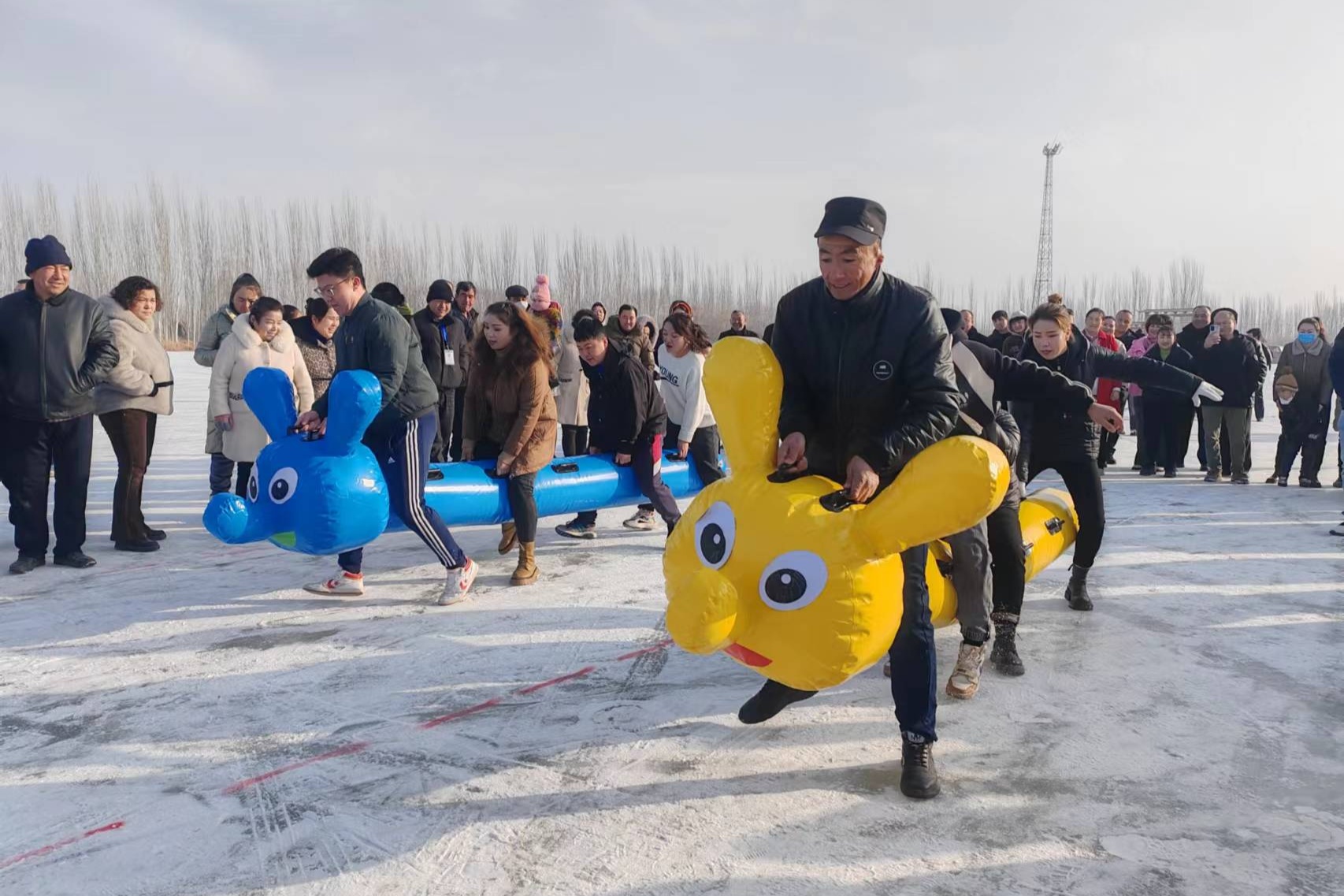 澳门沙金网址迎新年 润轮台｜轮台县第二届冰雪趣味运动会盛大启幕(图2)