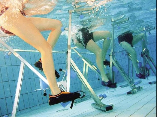 澳门沙金网址眼下最潮的健身项目“水下动感单车”很快登陆温州了